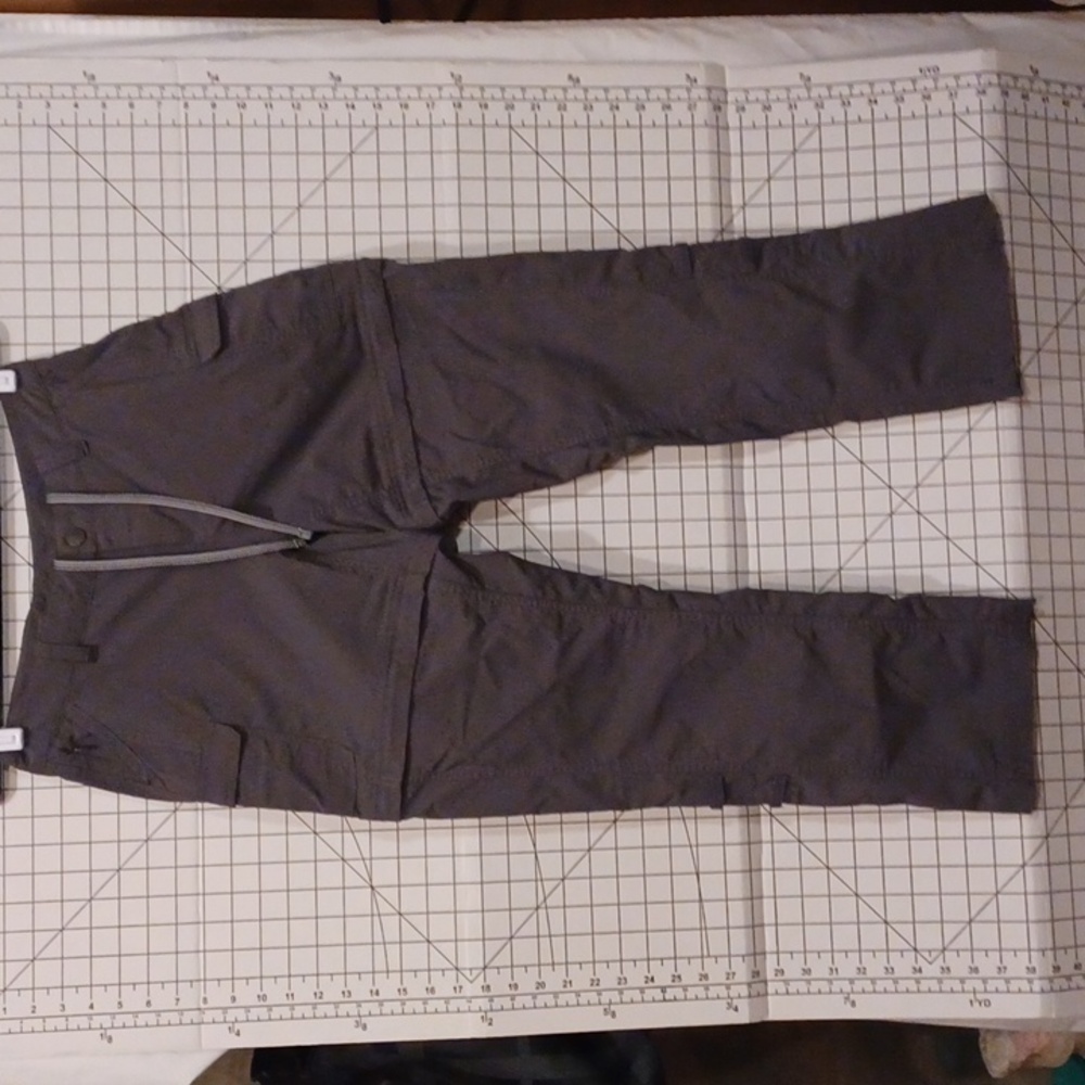 The North Face Women’s Cargo Pants. Zip Off To Shorts.